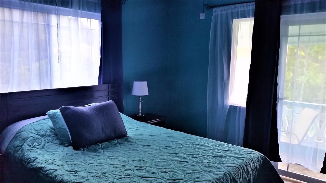 Bailey'S Bed And Breakfast 런어웨이베이 외부 사진