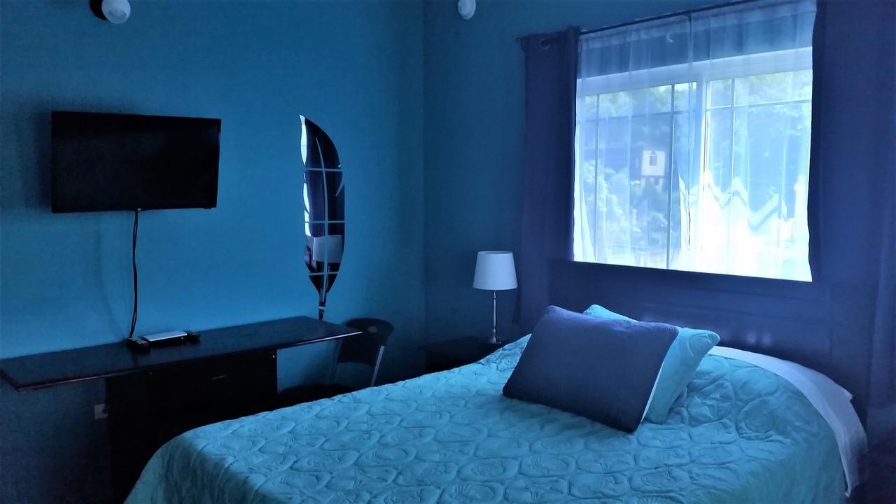 Bailey'S Bed And Breakfast 런어웨이베이 외부 사진